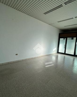 NEGOZIO A GARDONE VAL TROMPIA