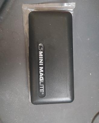 torcia Maglite nuova con scatola elampadine ricamb