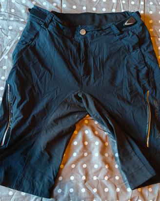 Pantaloni corti Endura Singletrack L neri