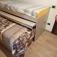 Letto doppio a scomparsa cameretta