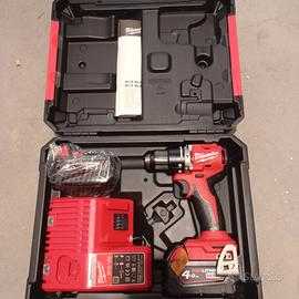 Trapano Avvitatore a percussione Milwaukee M18