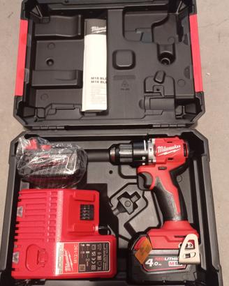 Trapano Avvitatore a percussione Milwaukee M18