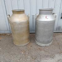 VECCHI BIDONI LATTE RECUPERATI DA ANTICA STALLA 
