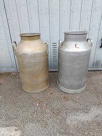 VECCHI BIDONI LATTE RECUPERATI DA ANTICA STALLA 