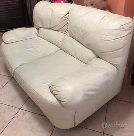 DIVANO  IN PELLE