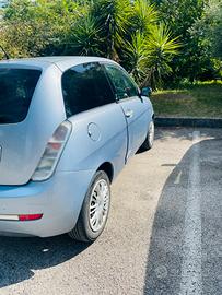 Lancia Y