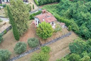 Villa di 240 m² con più di 5 locali a Camaiore