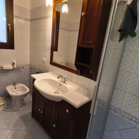 mobile e specchio per il bagno 