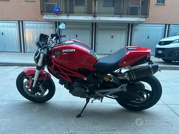 Ducati monster 696