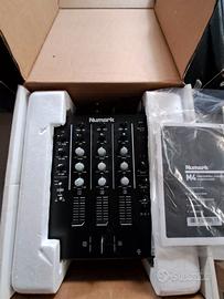 2 x Mdj 500 Gemini + 1 mixer Numark M4