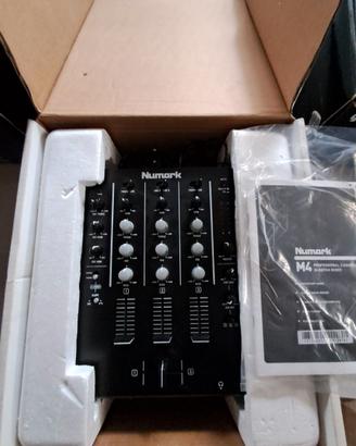 2 x Mdj 500 Gemini + 1 mixer Numark M4