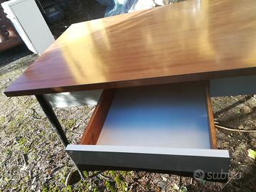 Tavolo e 4 sedie in legno 