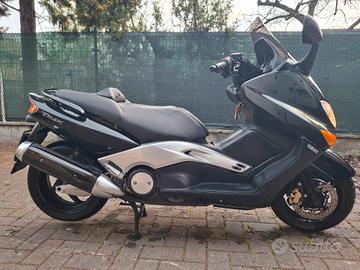 Yamaha T Max - 2005