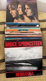 30 vinili di vari artisti italiani ed esteri.