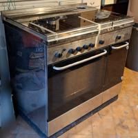 Termocucina Eka con forno e fornelli