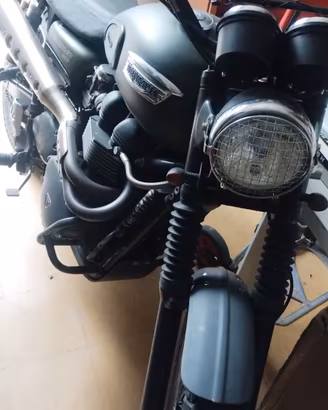 Triumph scrambler 2011