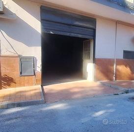 Casoria - Via Brindisi 15: Locale Deposito in