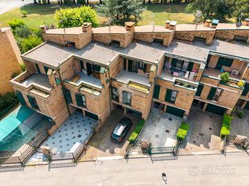 VILLA A SCHIERA A VILLANUOVA SUL CLISI