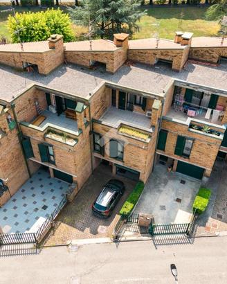 VILLA A SCHIERA A VILLANUOVA SUL CLISI