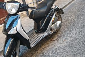 scooter piaggio liberty 125