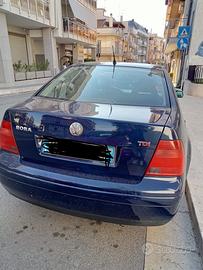 Volkswagen Bora blu 1999 1,9 TDI 115 cv, d’epoca