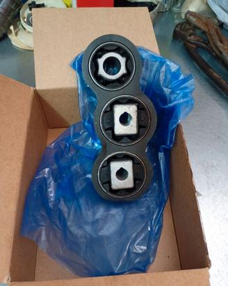 Supporto motore parastrappi scooter BMW C 400 GT
