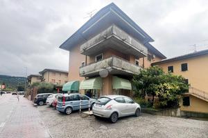 MAGAZZINO A GREZZANA