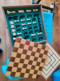 scacchiera in legno completa
