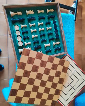 scacchiera in legno completa