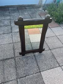 Sedia e specchiera da muro