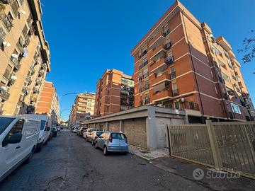 Magliana - locale commerciale