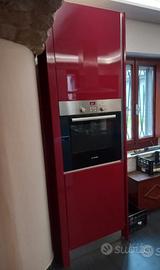 colonna cucina laccato rosso con forno 
