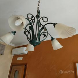 Lampadario in ferro battuto