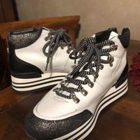 Scarponcini Janet & Janet