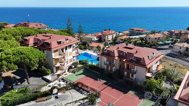 2 LOCALI A COSTARAINERA