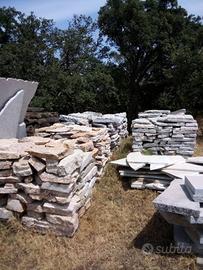 Pavimento in granito/ basolato