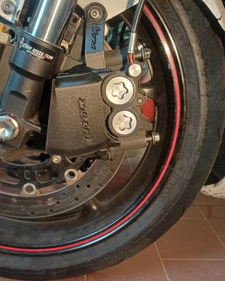 prese aria pinze freno yamaha r6