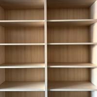 Scaffali libreria e scrivania