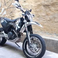 KTM 690 - doppia omologazione