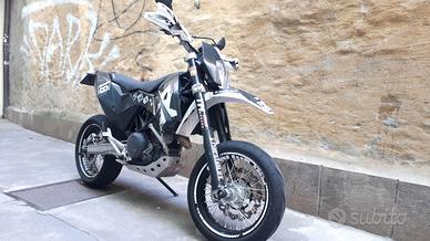 KTM 690 - doppia omologazione