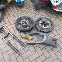 Yzf 125 08-11: cerchio forcellone marmitta sella