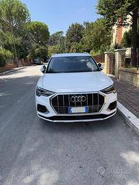 Audi q3 35 TDI Business 150 CV