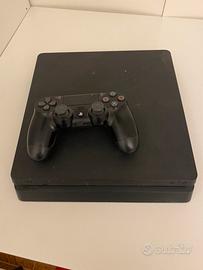 PLAYSTATION 4