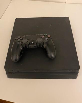 PLAYSTATION 4