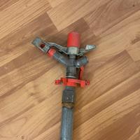 Irrigatore a pioggia orto prato giardino vigneto