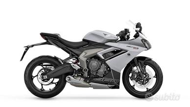 TRIUMPH Daytona 650 Daytona 660