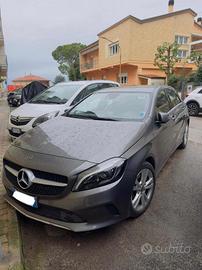MERCEDES-BENZ A 180 d Premium