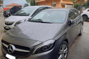 MERCEDES-BENZ A 180 d Premium
