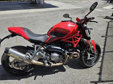 Ducati Monster 821 Red