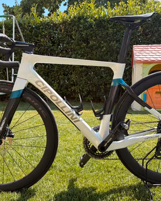 Cipollini Bond2 evo  Disc sram force axs etap